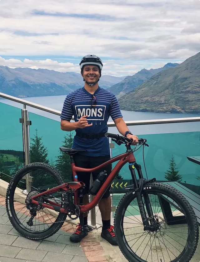 Picture of me with a mountain bike in Queenstown, New Zealand